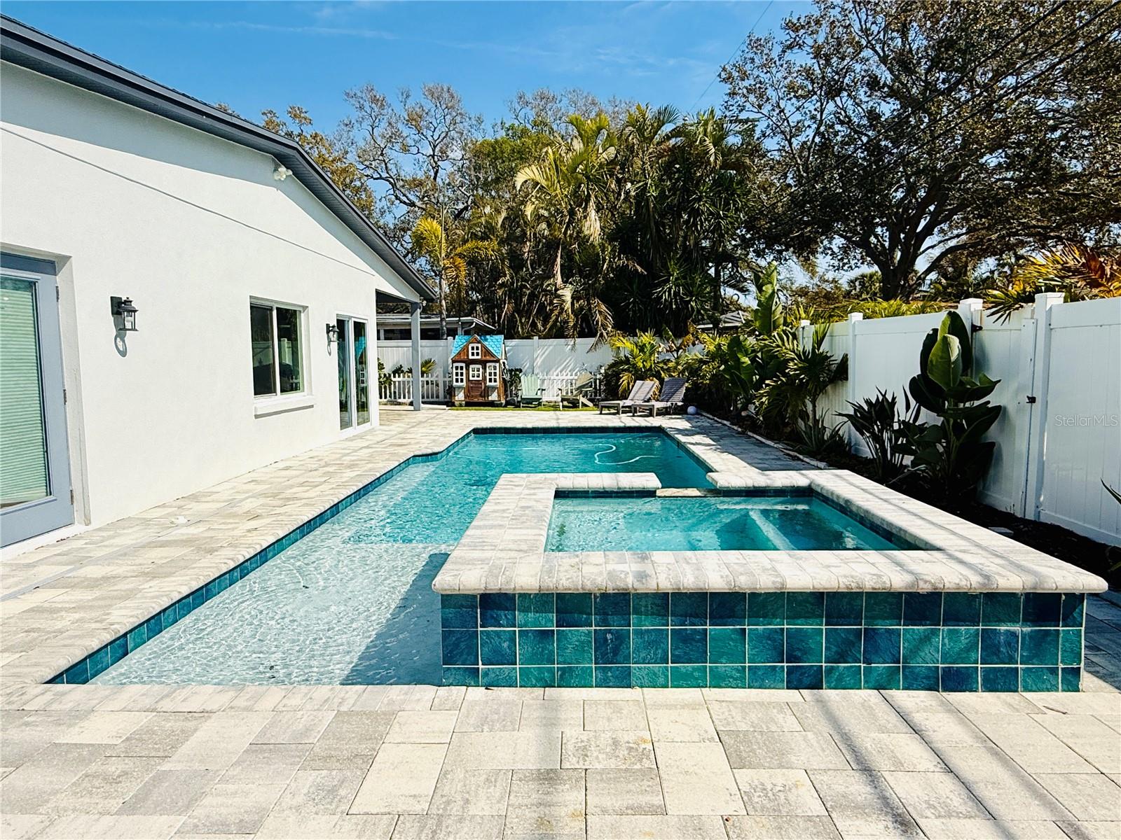 BOCA CIEGA WOODLANDS - Residential