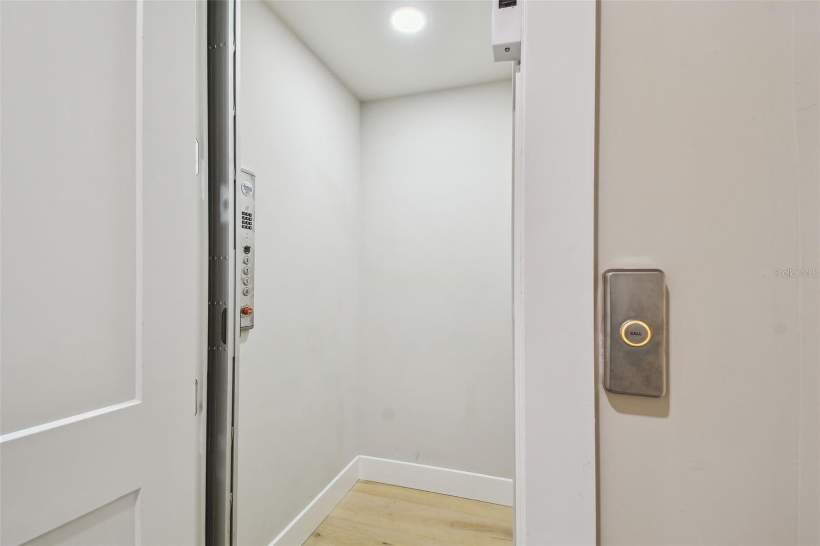 TIERRA VERDE UNIT 1 1ST REP - Residential
