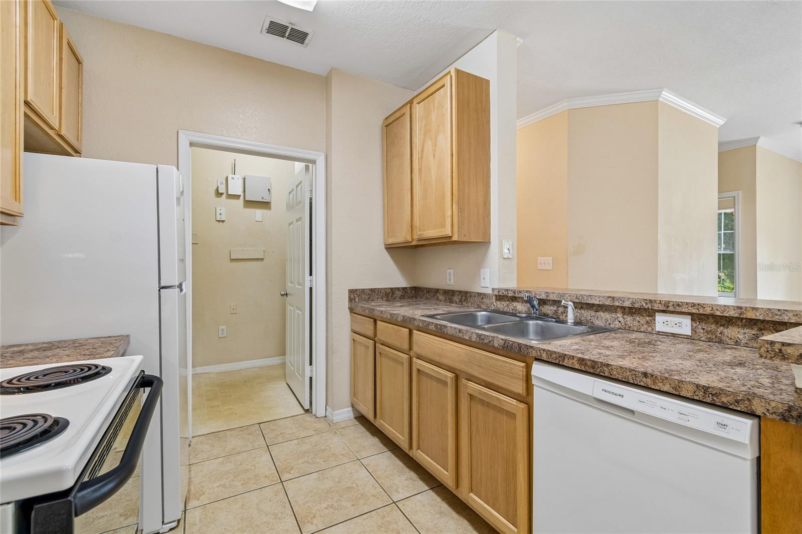 COURTNEY PALMS CONDO - Residential