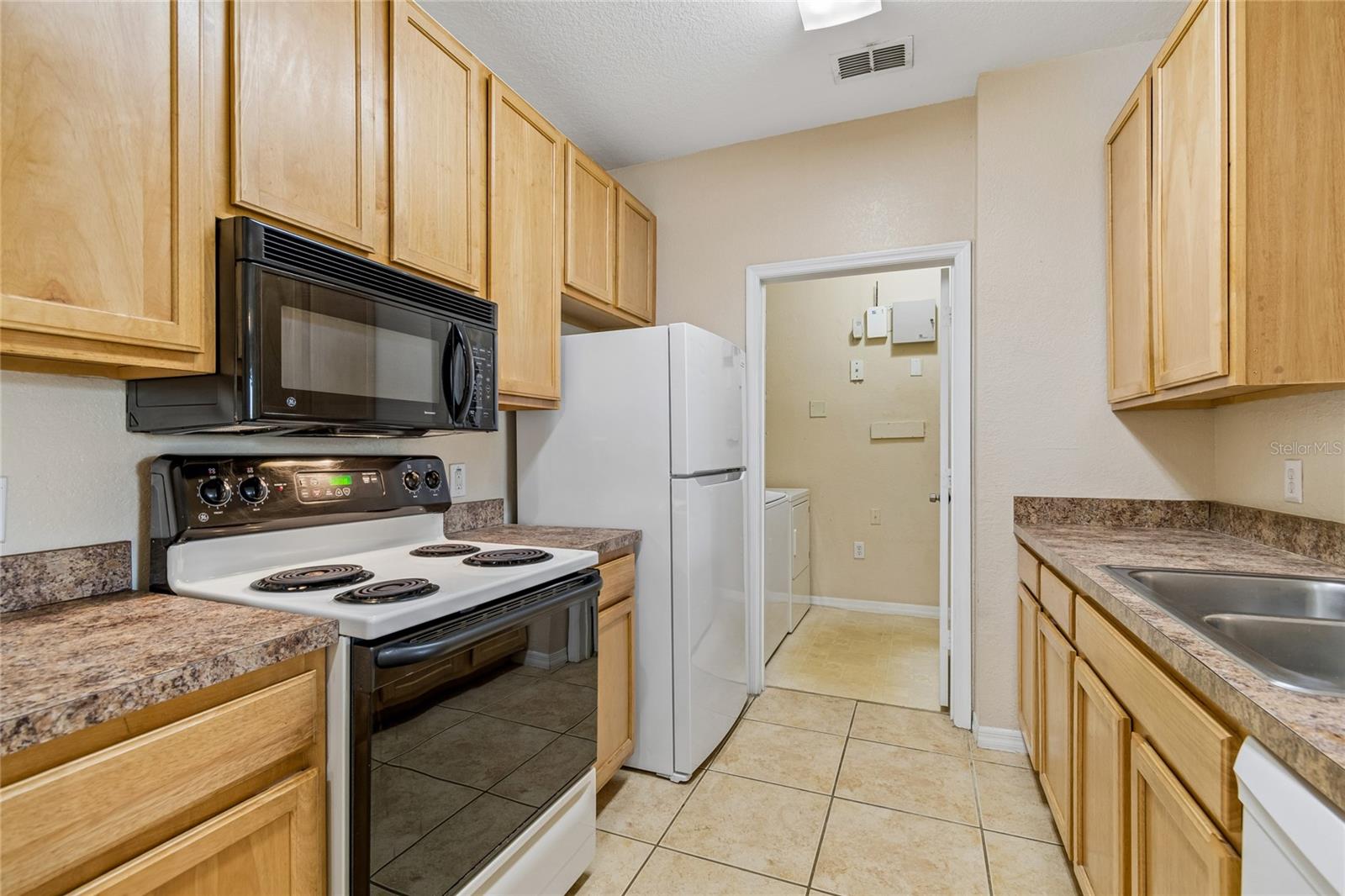 COURTNEY PALMS CONDO - Residential