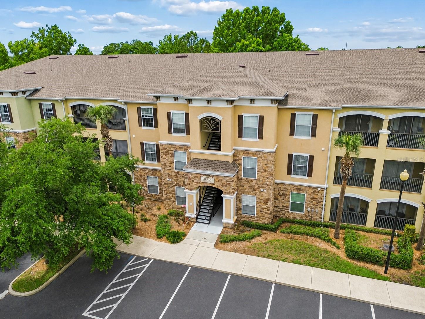 COURTNEY PALMS CONDO - Residential