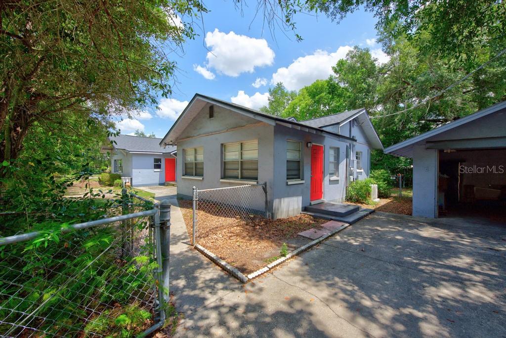 LAKEWOOD MANOR - Residential