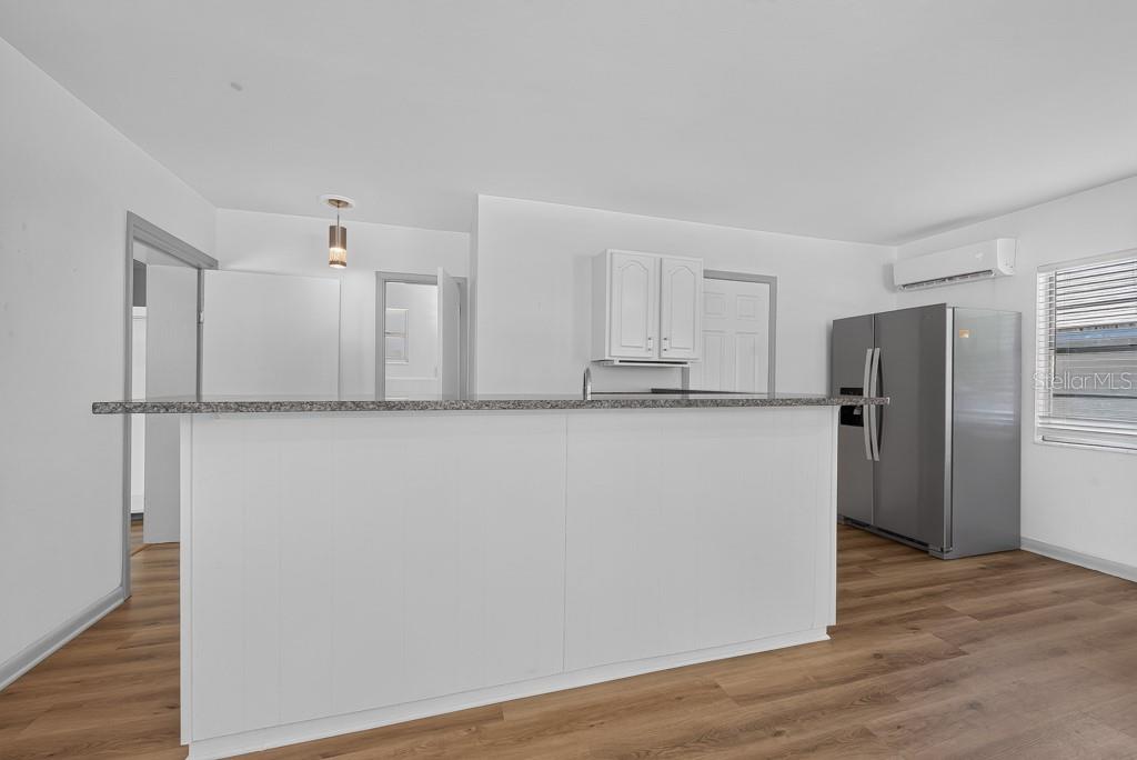 LAKEWOOD MANOR - Residential
