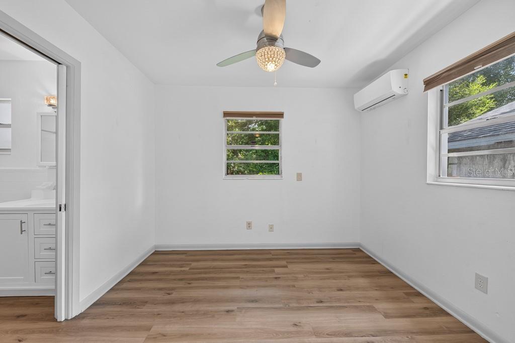 LAKEWOOD MANOR - Residential