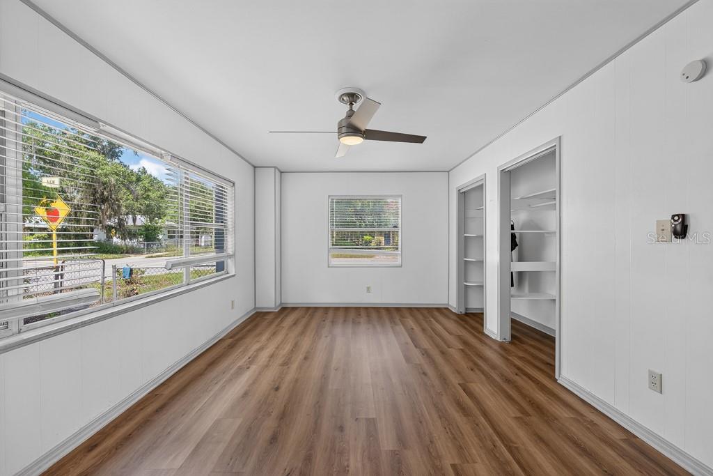 LAKEWOOD MANOR - Residential
