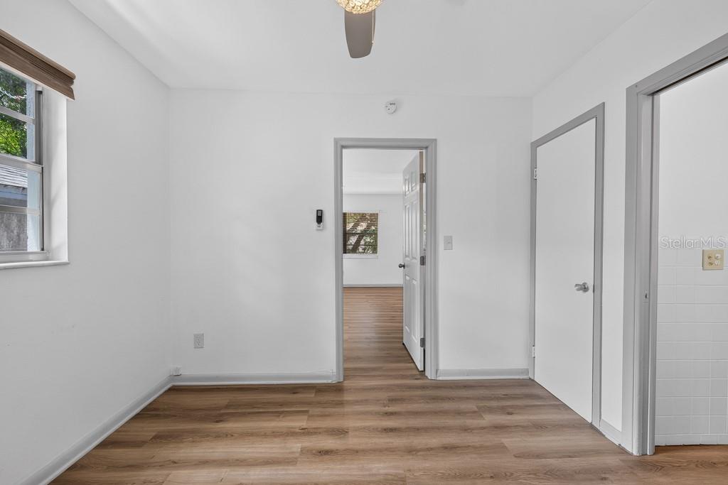 LAKEWOOD MANOR - Residential