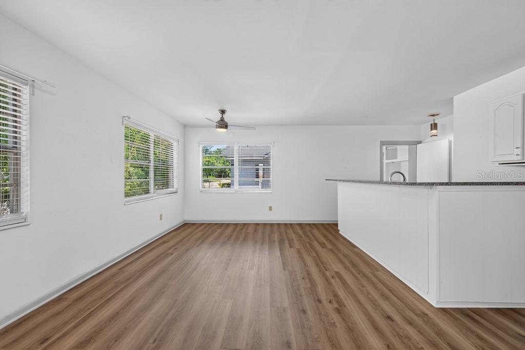 LAKEWOOD MANOR - Residential