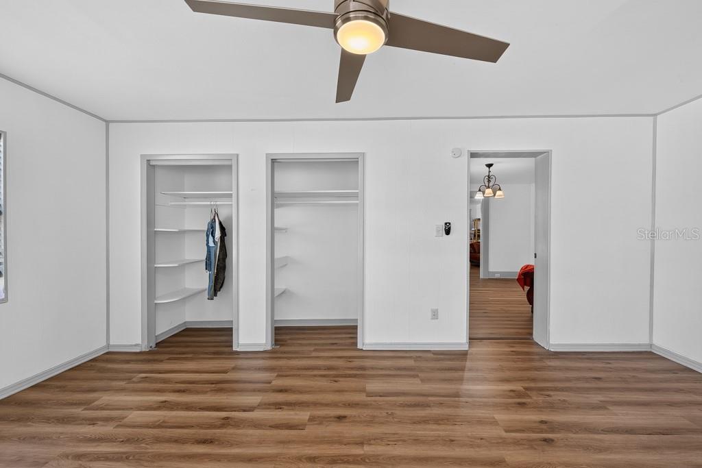 LAKEWOOD MANOR - Residential