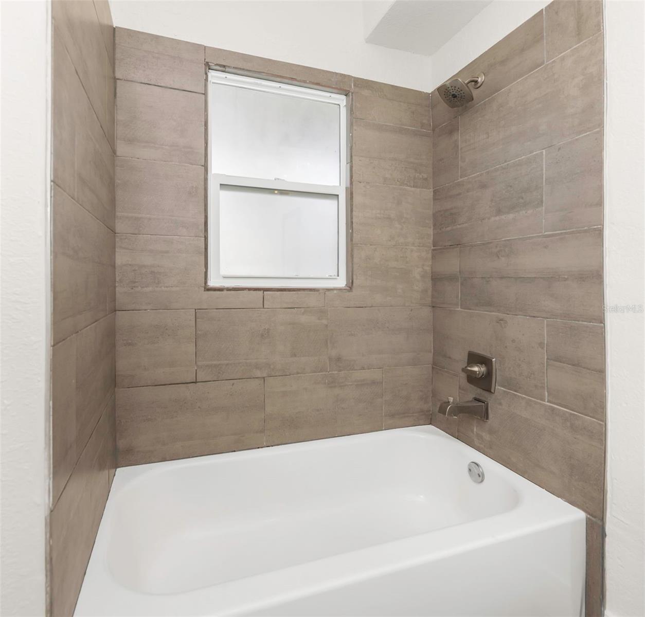 MCDANIEL & SMALLWOODS SUB - Residential Lease
