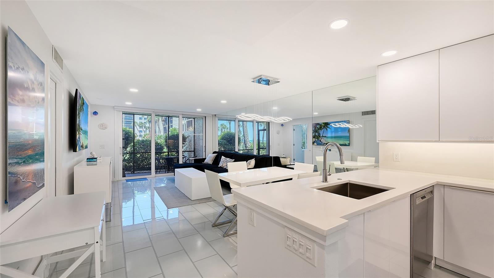 SEAPLACE III - Residential