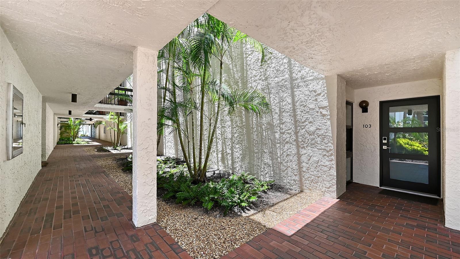 SEAPLACE III - Residential
