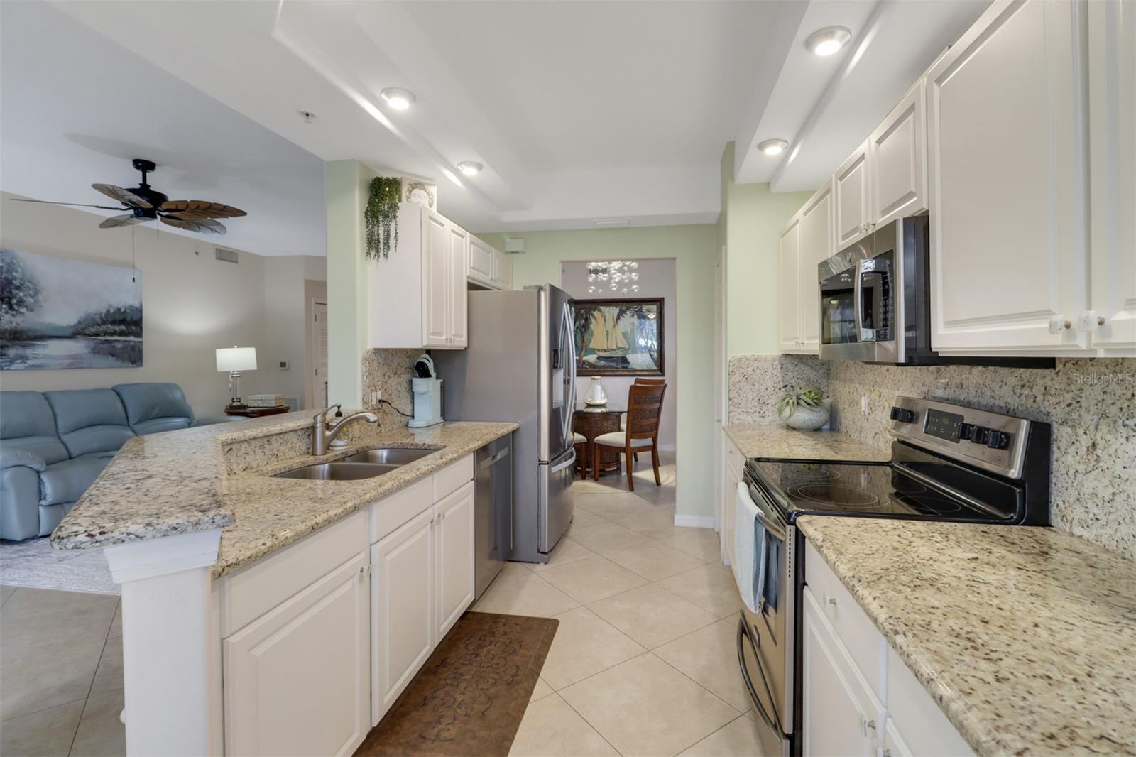 SABAL POINTE/MAJESTIC PALMS PH - Residential