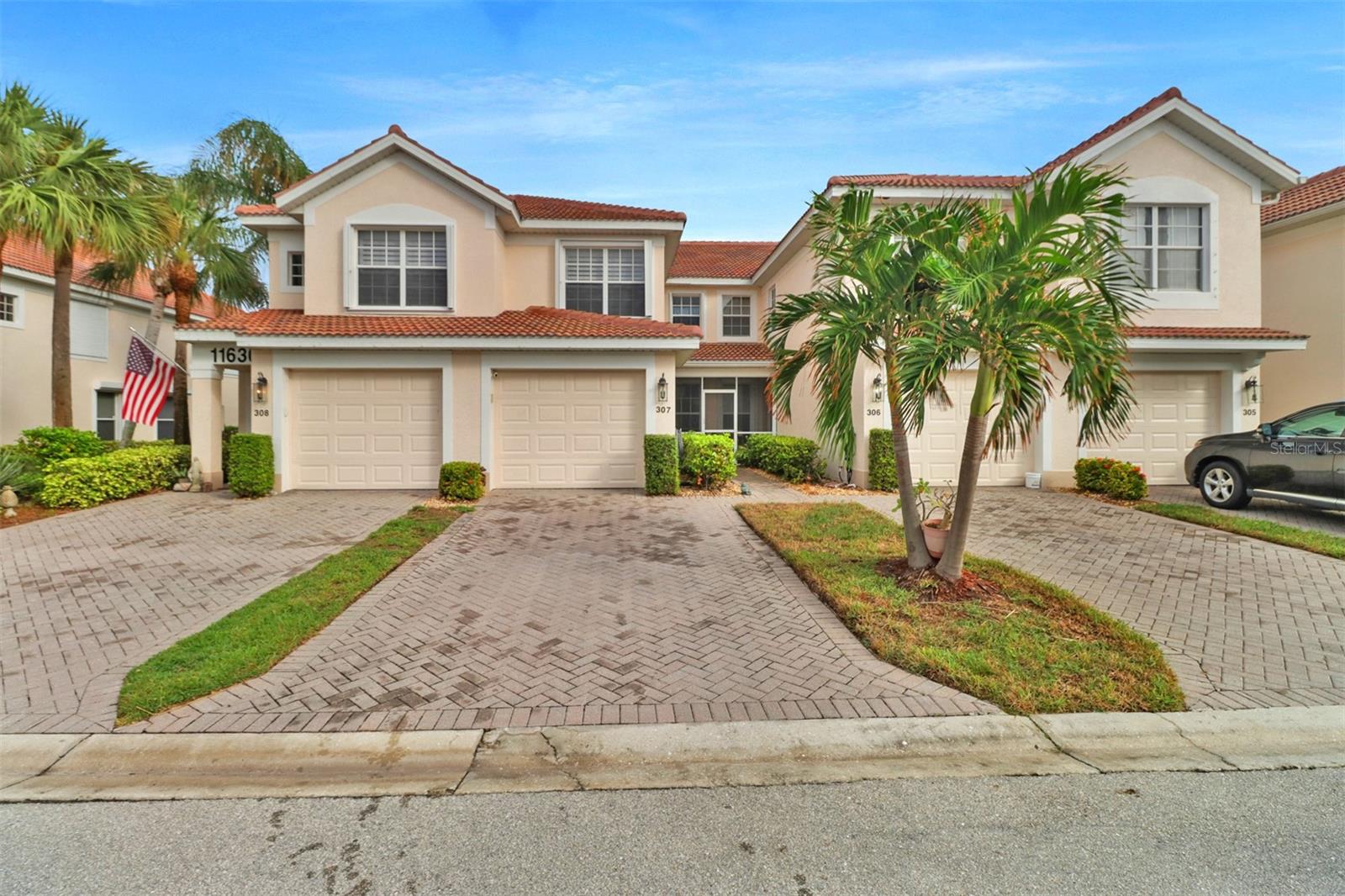 SABAL POINTE/MAJESTIC PALMS PH - Residential