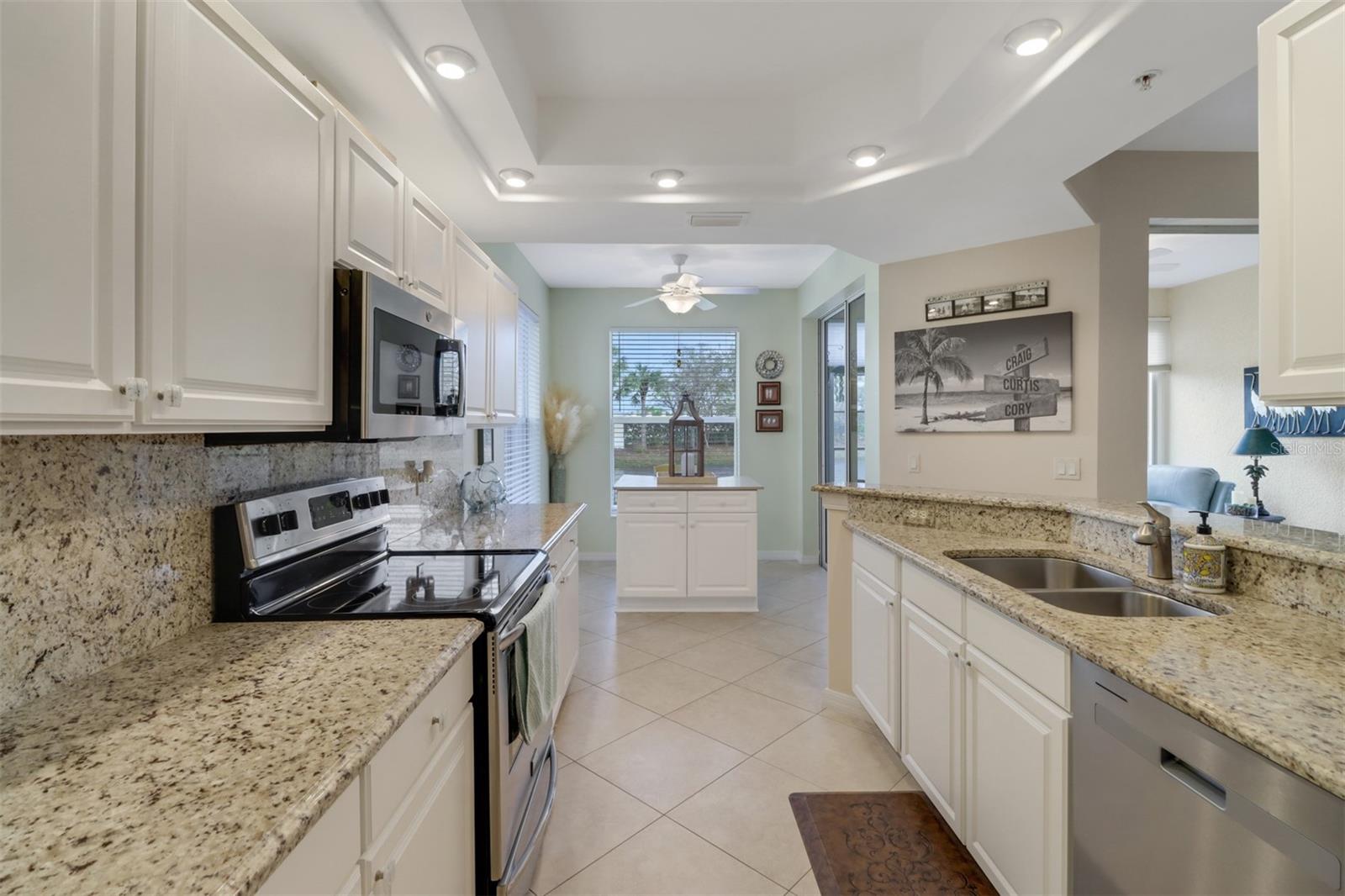 SABAL POINTE/MAJESTIC PALMS PH - Residential