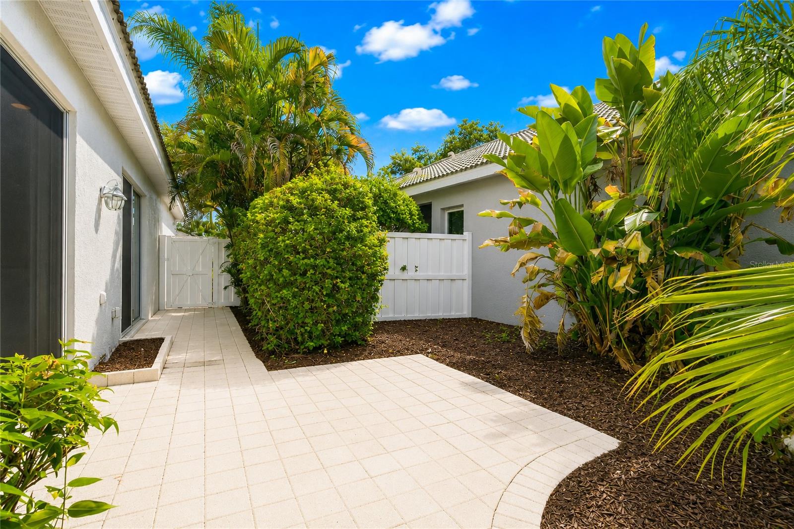 ROSEDALE 11 - Residential