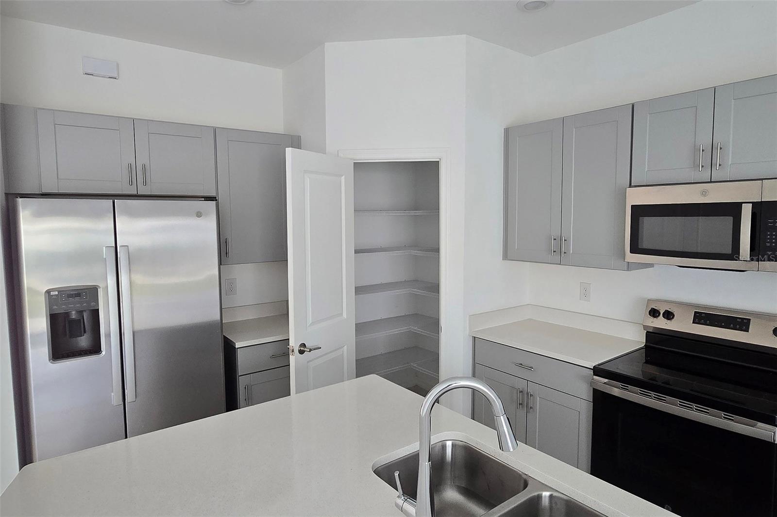 BELLA VITA PH 3 - Residential Lease