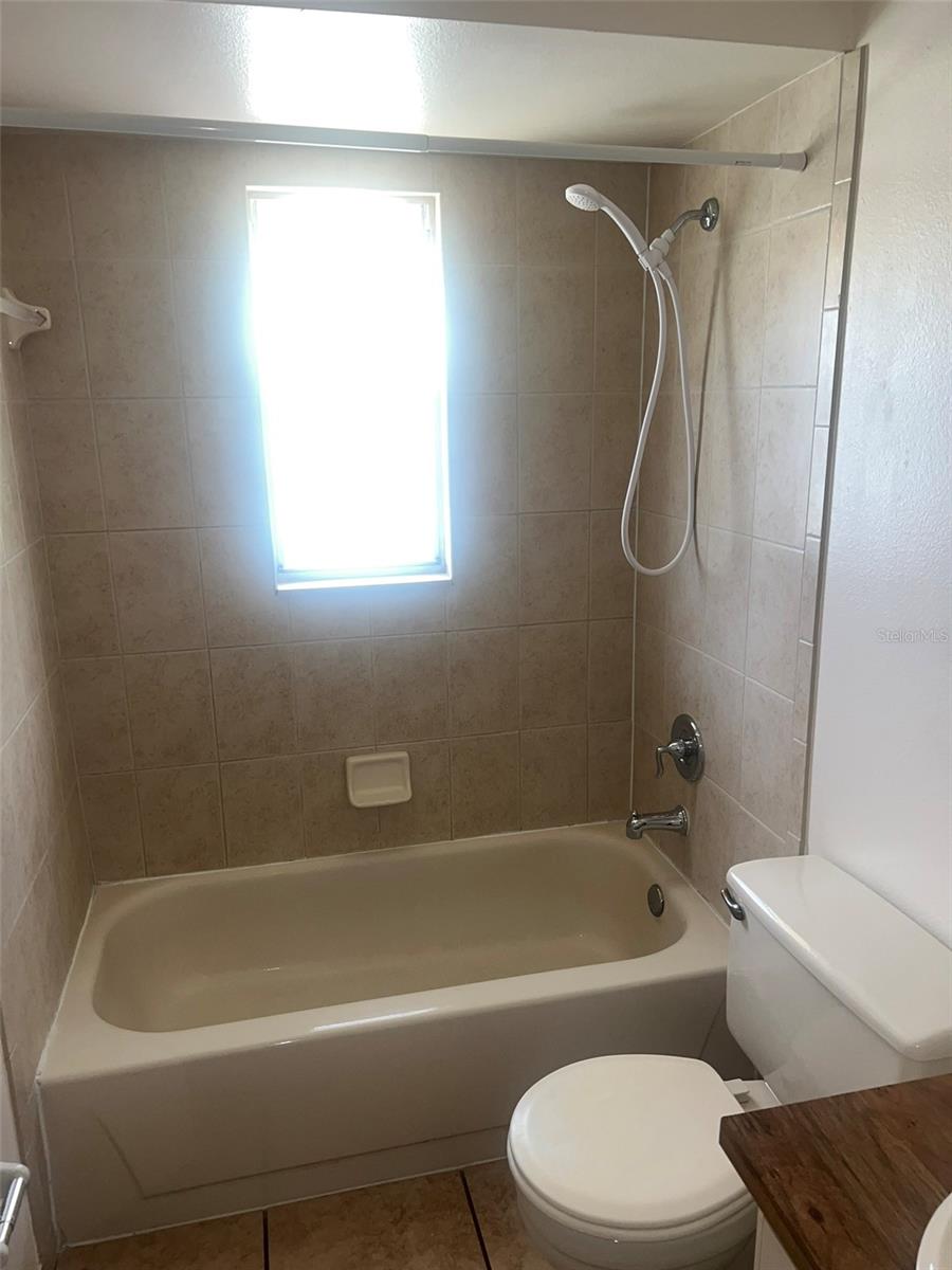 COUNTRY VILLAGE UNIT 1 - Residential Lease