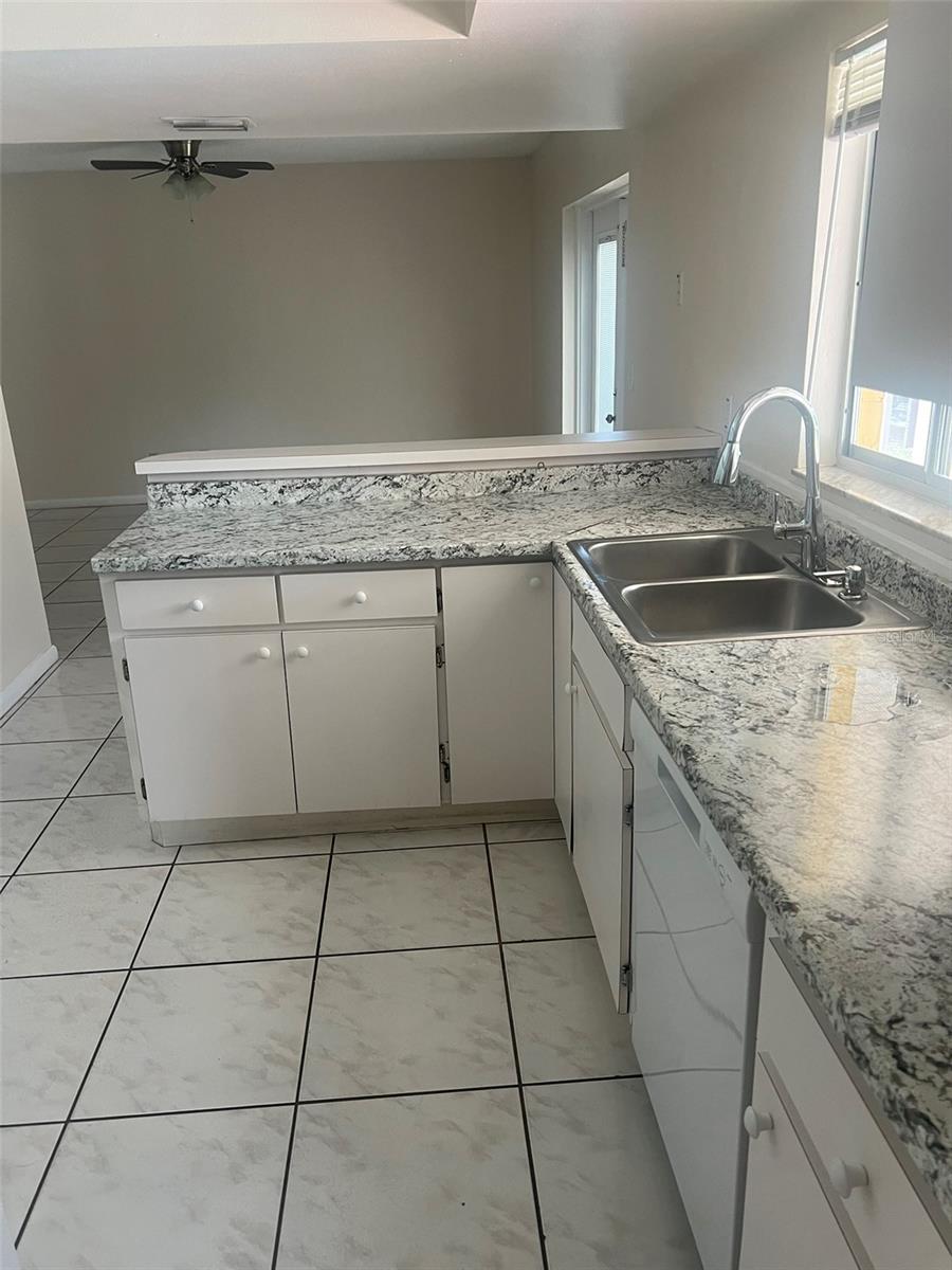 COUNTRY VILLAGE UNIT 1 - Residential Lease