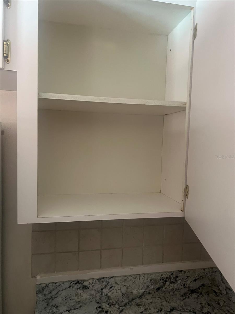 COUNTRY VILLAGE UNIT 1 - Residential Lease