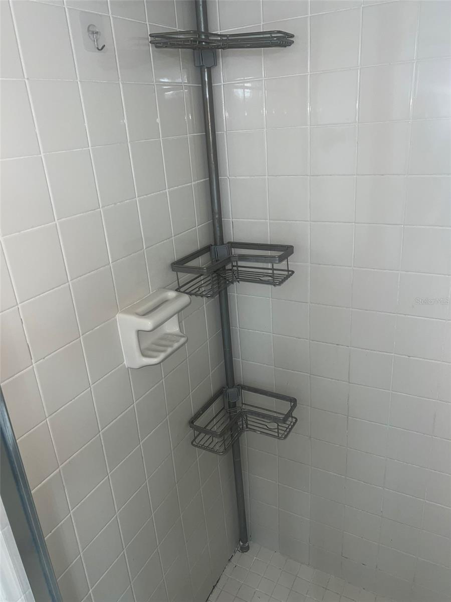 COUNTRY VILLAGE UNIT 1 - Residential Lease
