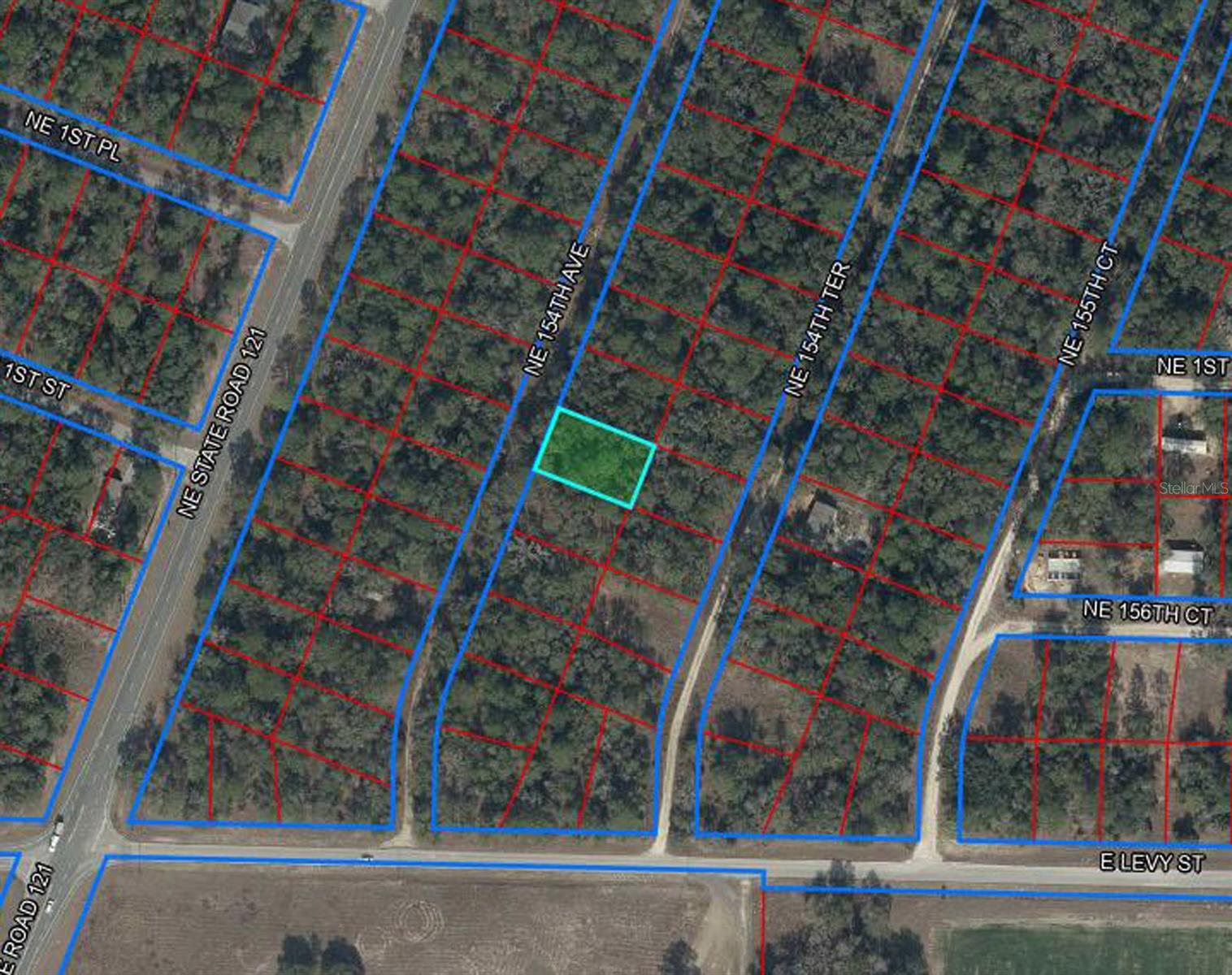 WILLISTON HIGHLANDS GOLF & COUNTRY CLUB ESTATES BUILDING LOT. Just 10 minutes to Williston and 25 minutes to Gainesville. Lot measures about 80' wide on the road and 125' deep. Located only 500' from a paved road. No HOA and no time limits to build. Zoned Agricultural/Rural Residential (A/RR) allowing for your site-built or manufactured/mobile home.