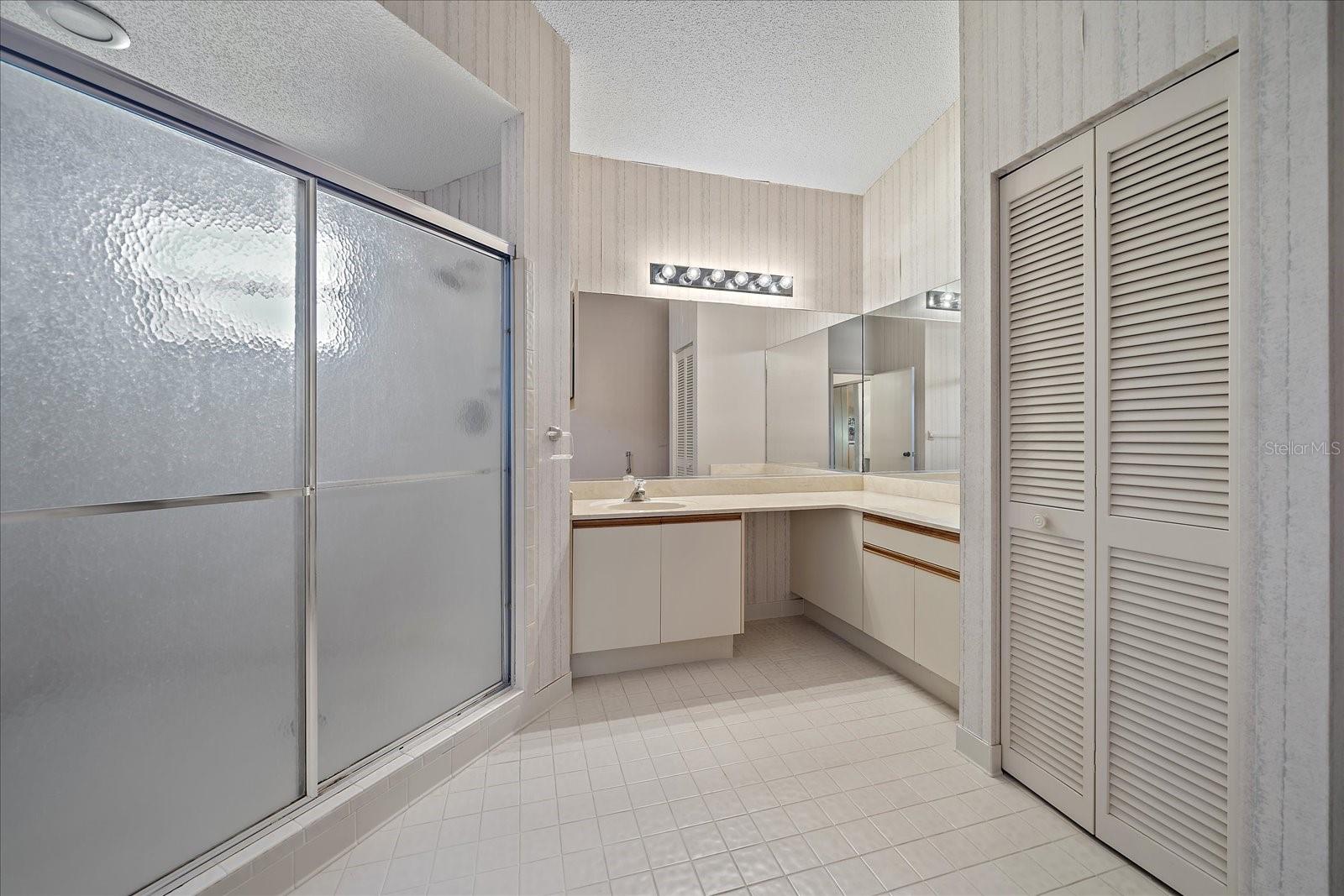 LANDINGS SOUTH V, THE LANDINGS - Residential