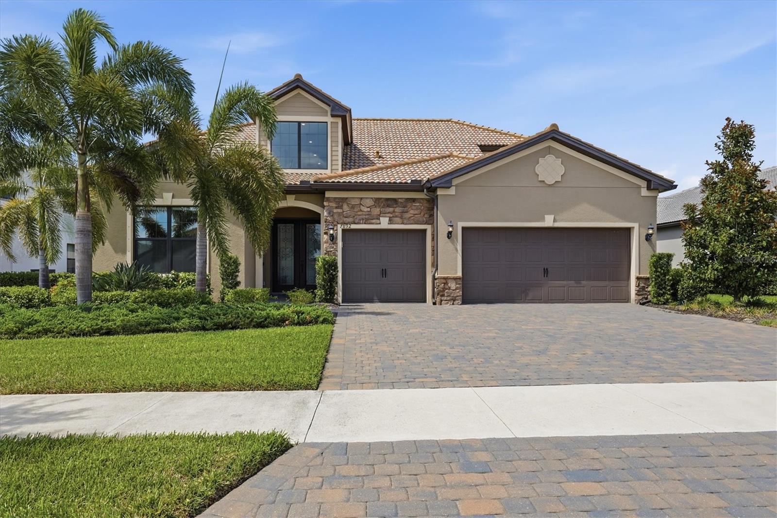 SHOREVIEW - Residential
