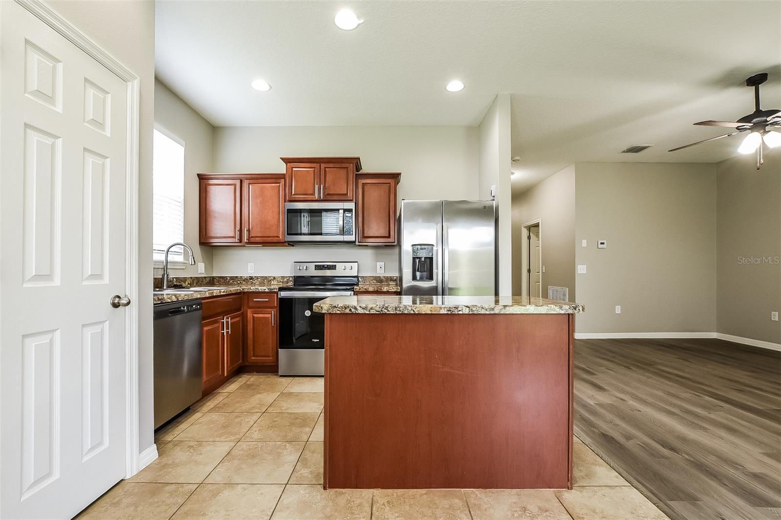 SOUTHERN RIDGE AT ESTATES - Residential