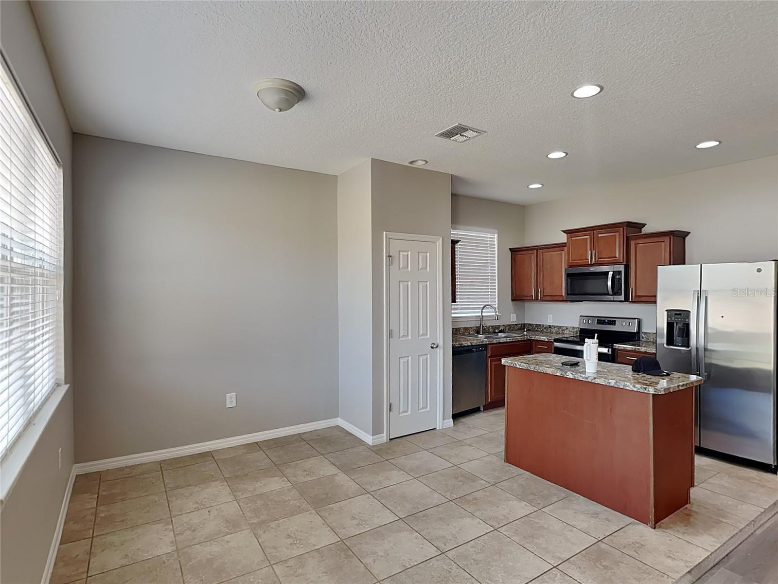 SOUTHERN RIDGE AT ESTATES - Residential