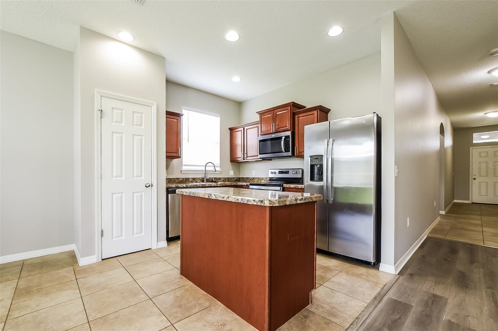 SOUTHERN RIDGE AT ESTATES - Residential
