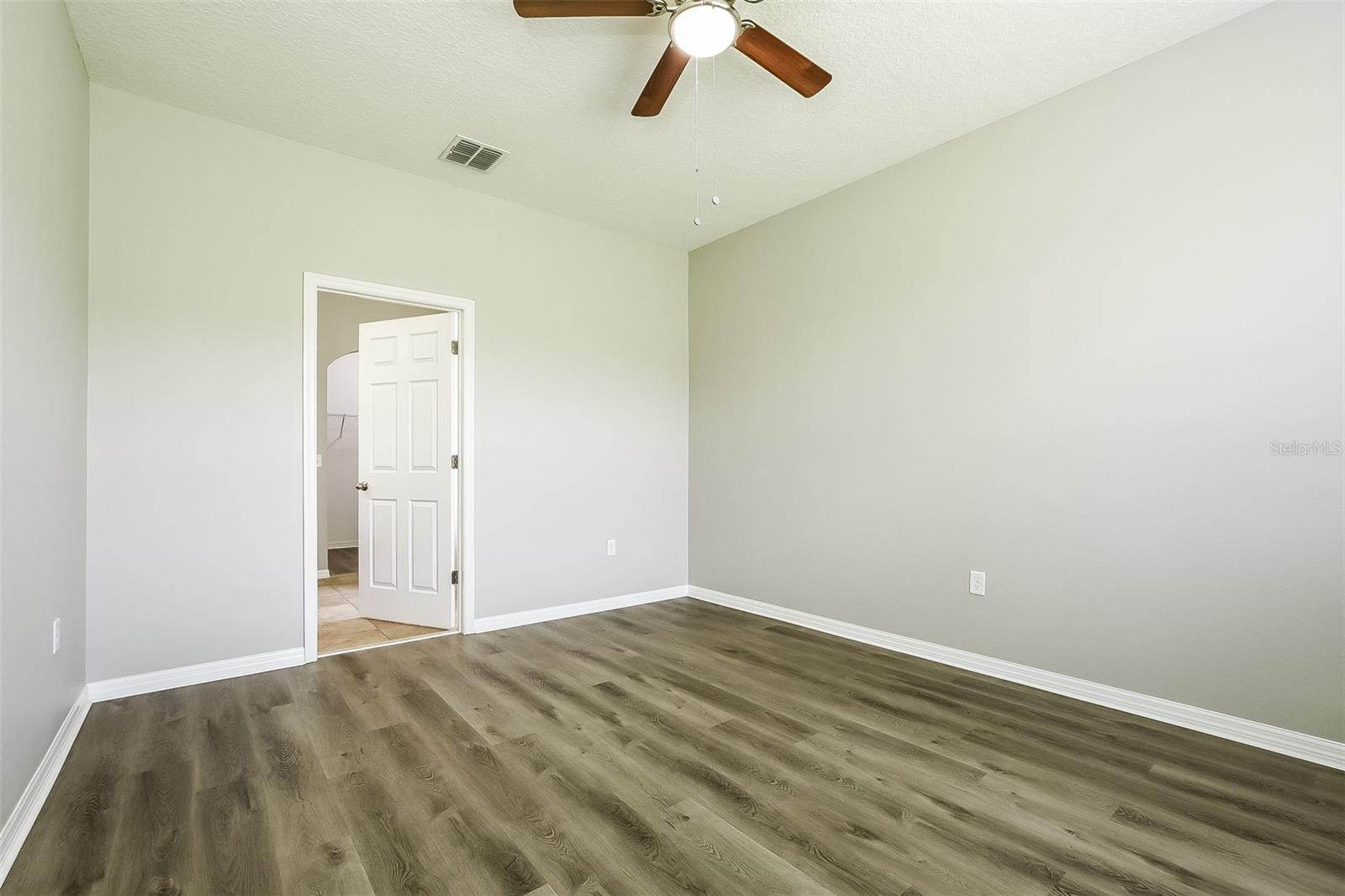 SOUTHERN RIDGE AT ESTATES - Residential