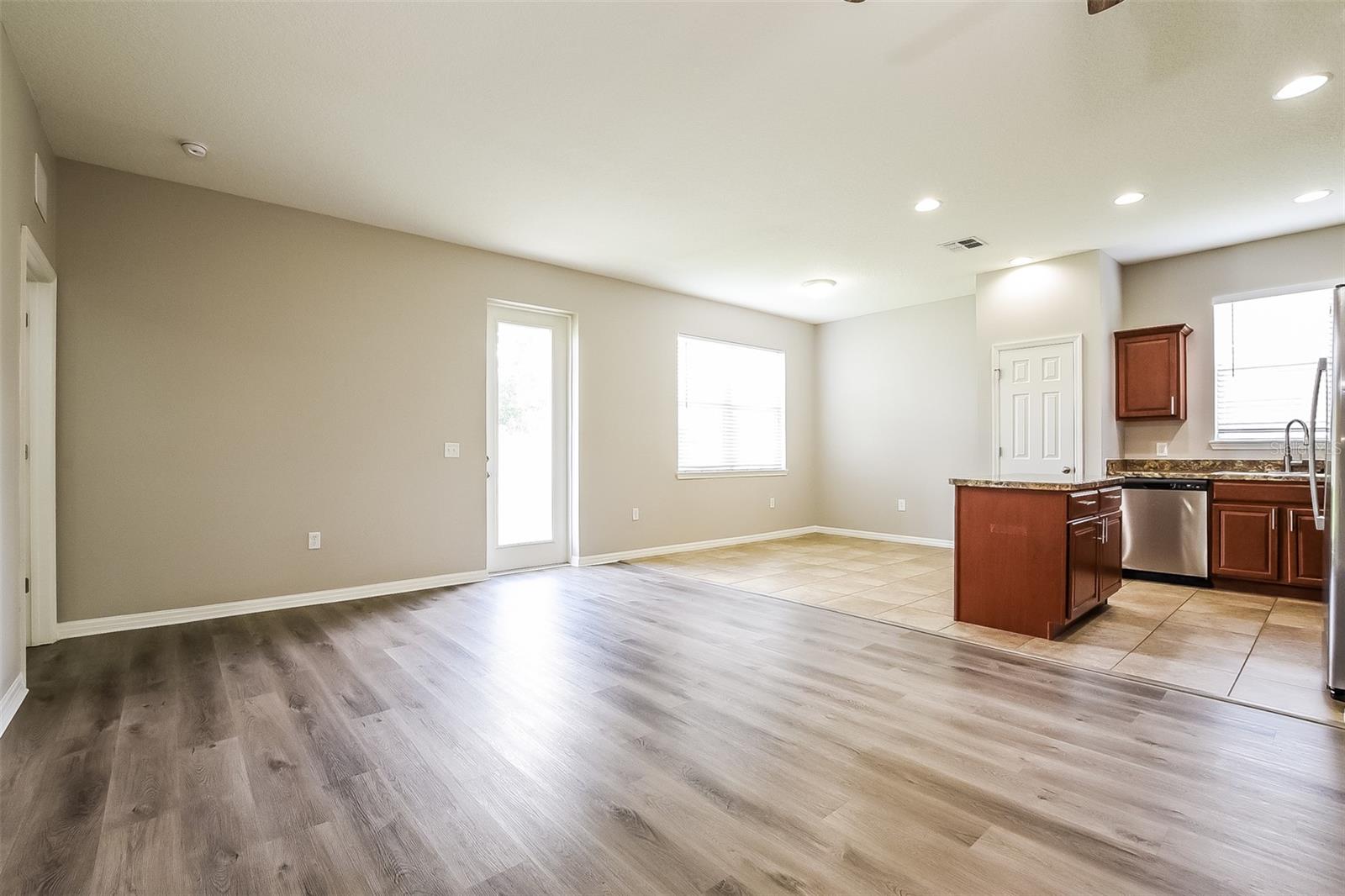 SOUTHERN RIDGE AT ESTATES - Residential