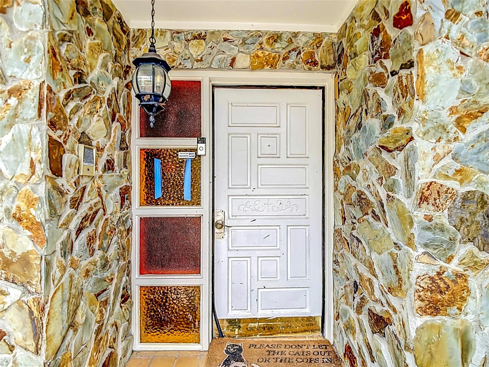 HOLIDAY - Residential