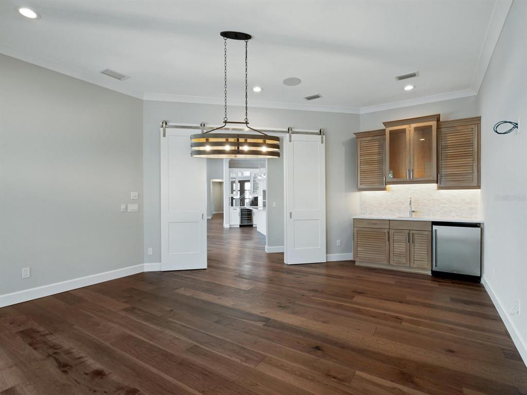 OYSTER BAY ESTATES - Residential