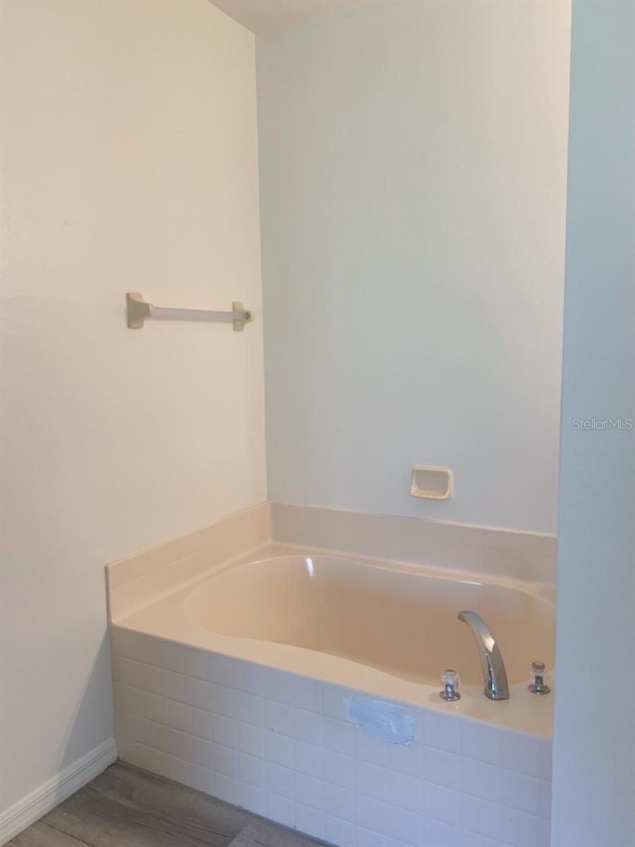 LEHIGH WOODS - Residential Lease