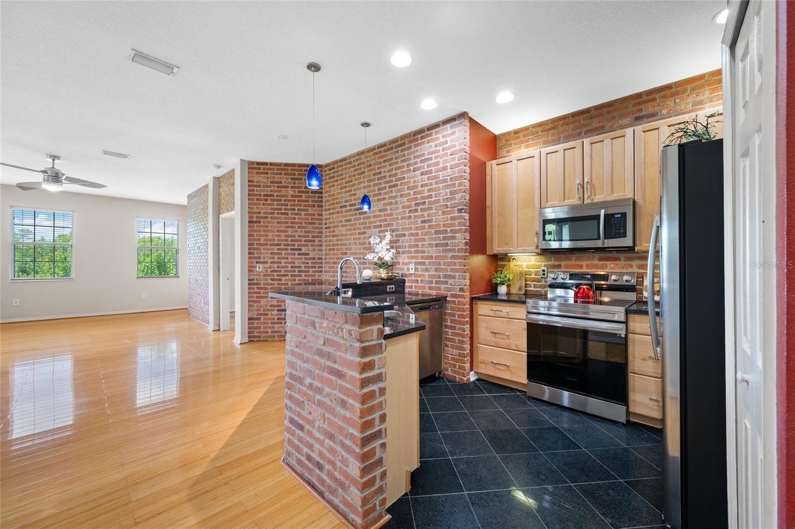 WORTHINGTON AT WEST PARK VILLA - Residential