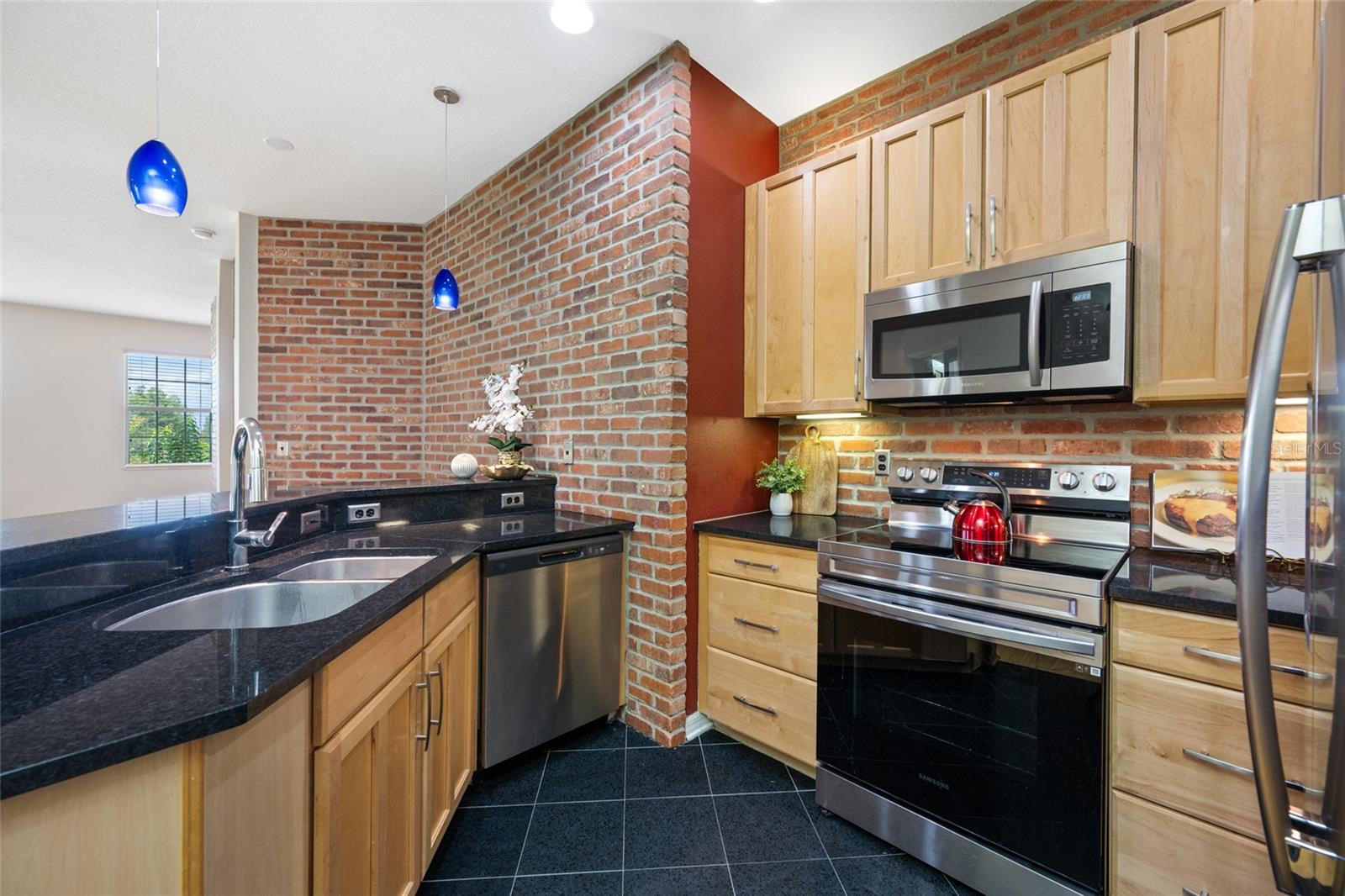 WORTHINGTON AT WEST PARK VILLA - Residential