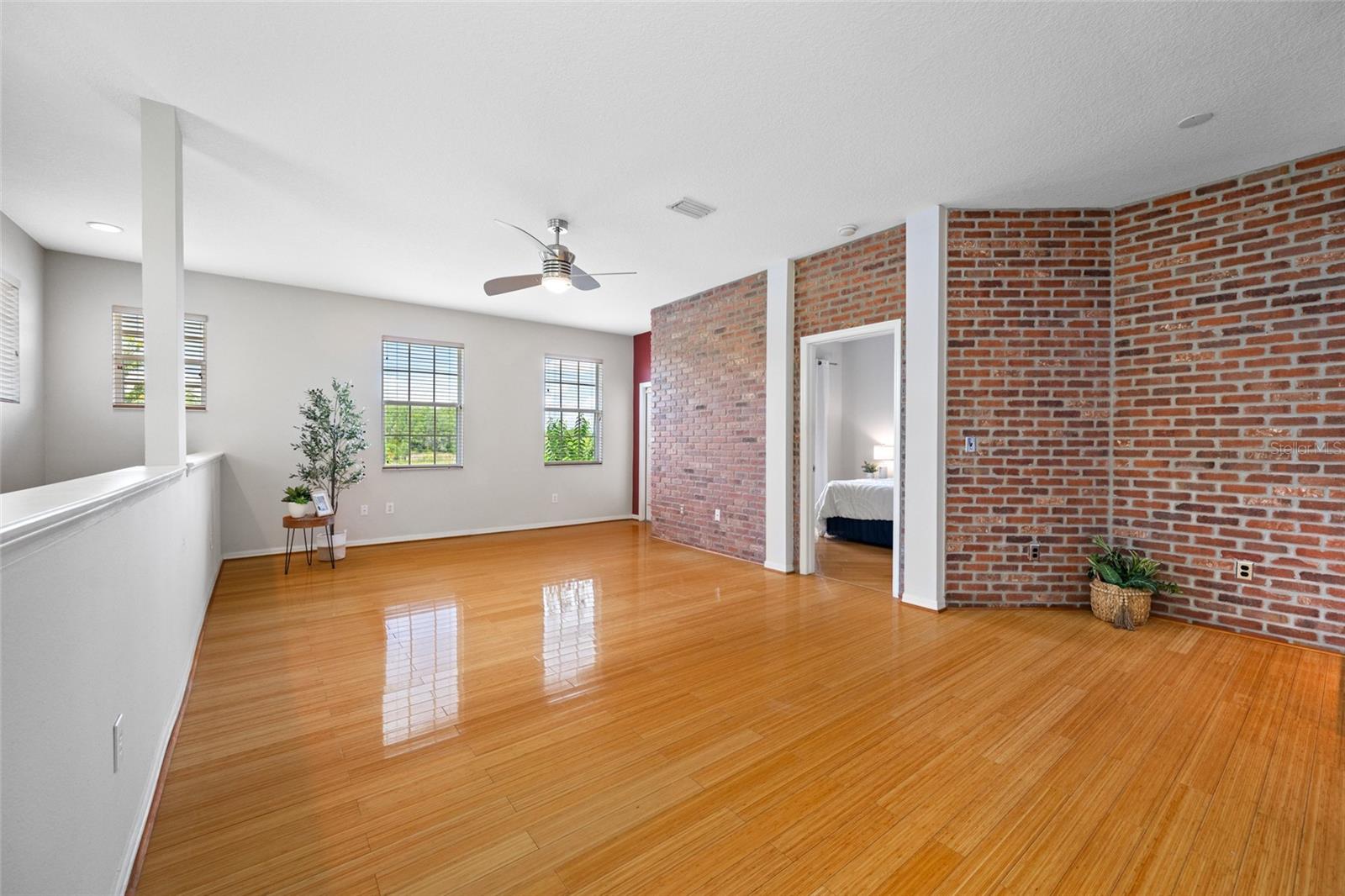 WORTHINGTON AT WEST PARK VILLA - Residential