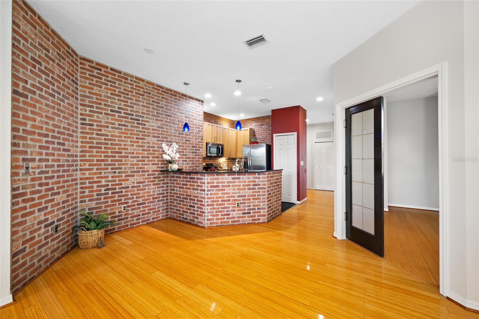 WORTHINGTON AT WEST PARK VILLA - Residential