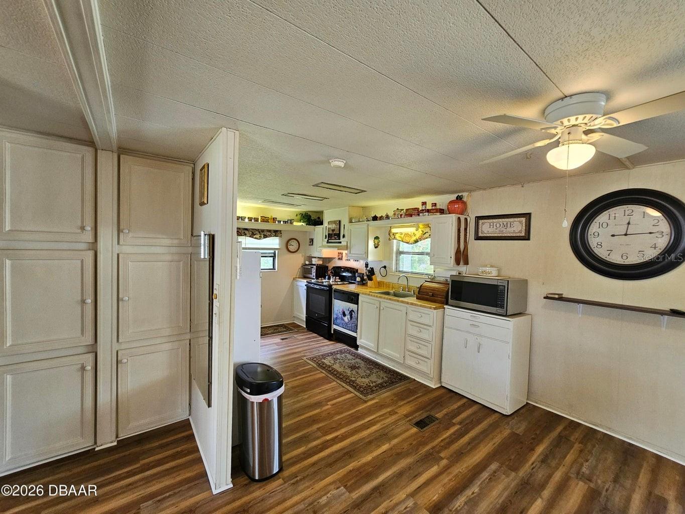 COMMONWEALTH - Residential