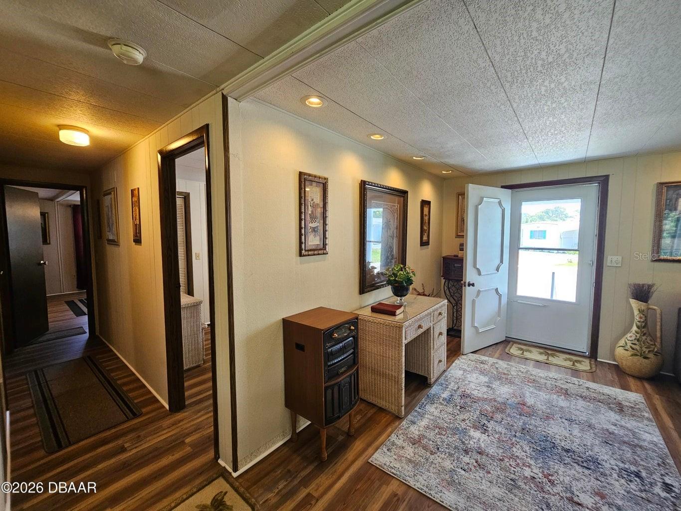 COMMONWEALTH - Residential
