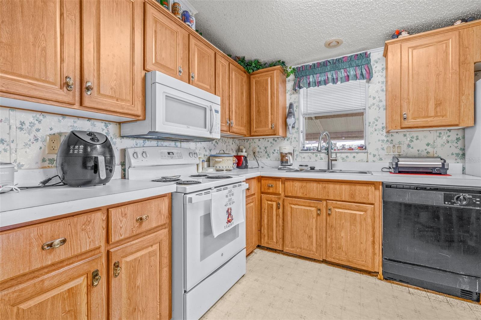 GARDEN GROVE OAKS - Residential