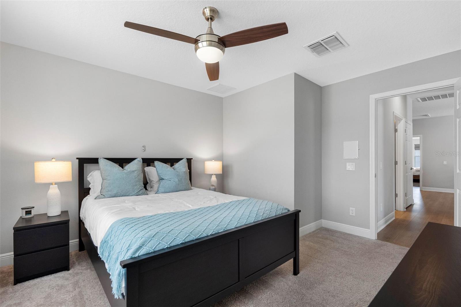 TOWNS AT BELLEAIR GROVE - Residential
