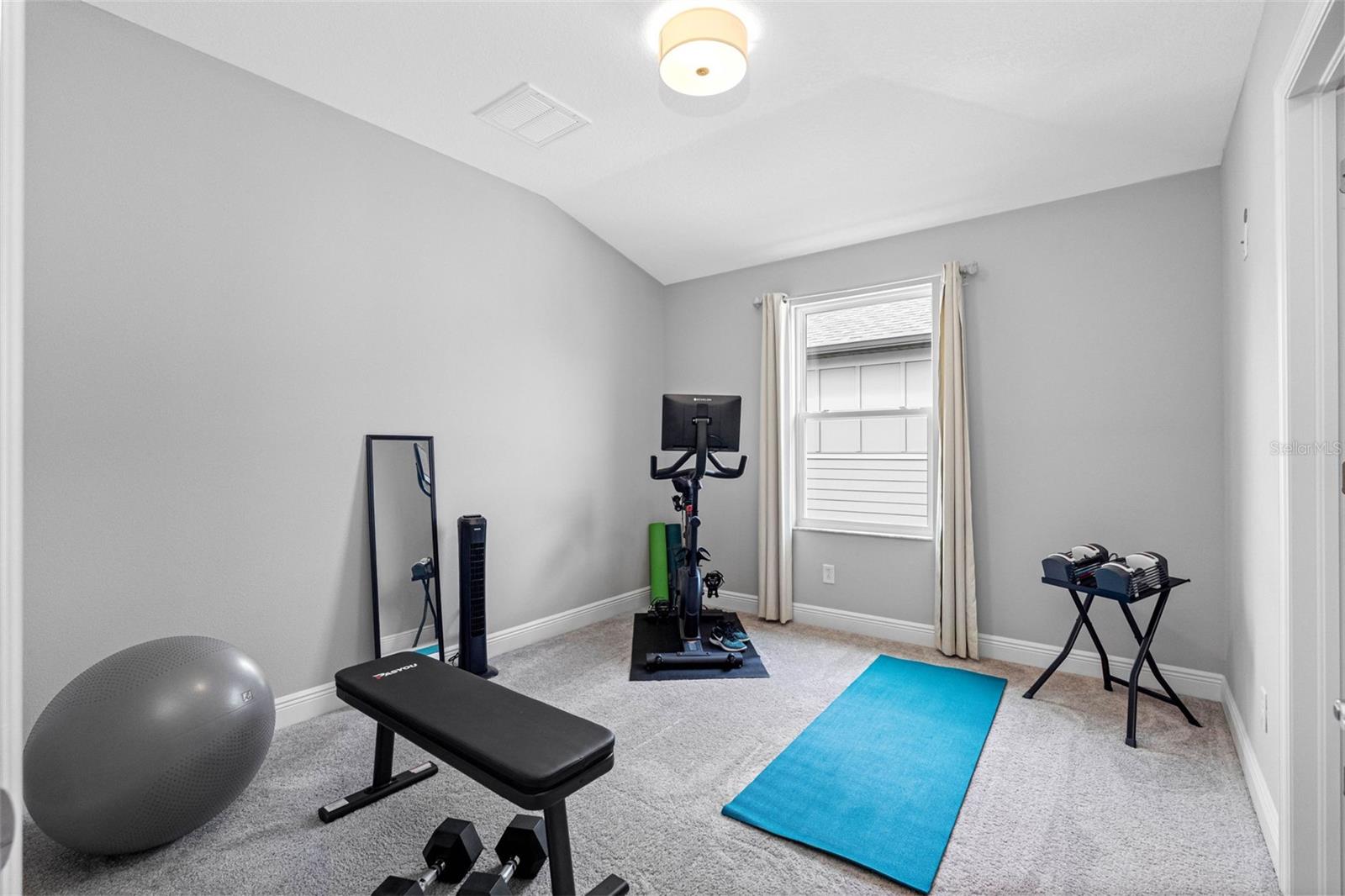 TOWNS AT BELLEAIR GROVE - Residential