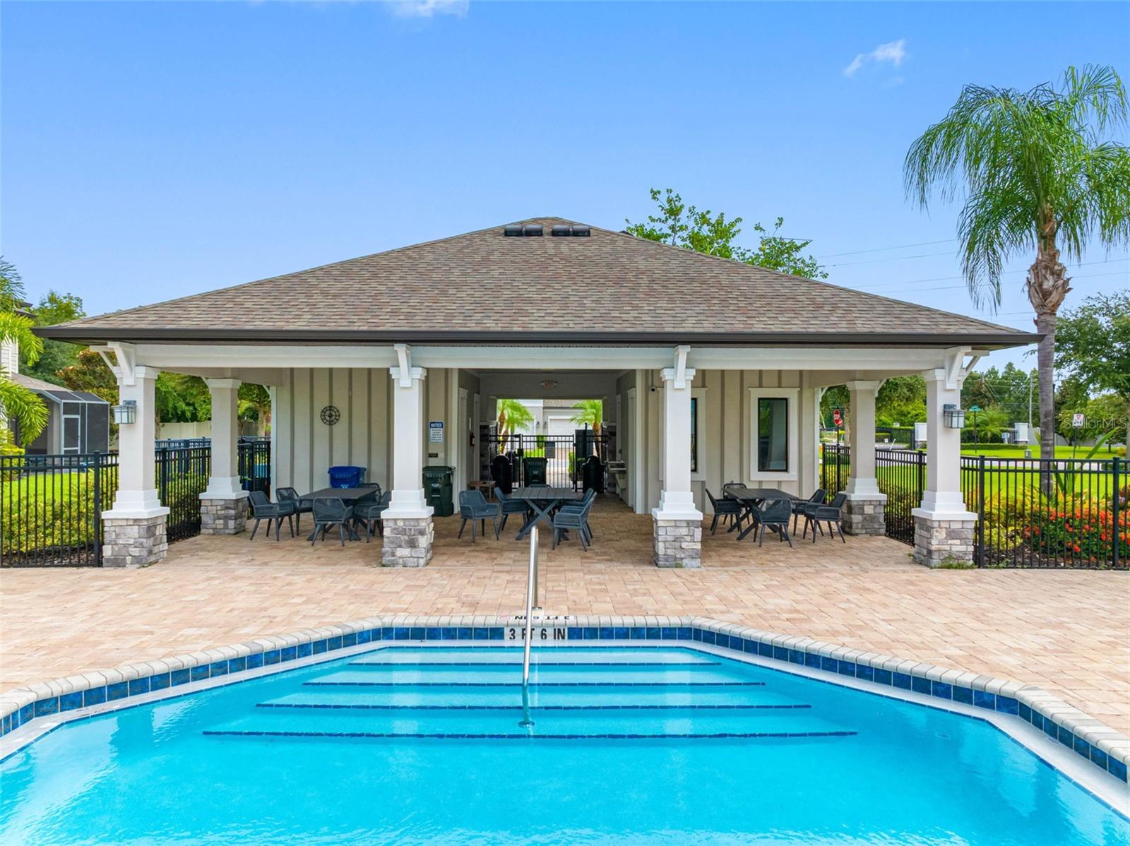 TOWNS AT BELLEAIR GROVE - Residential