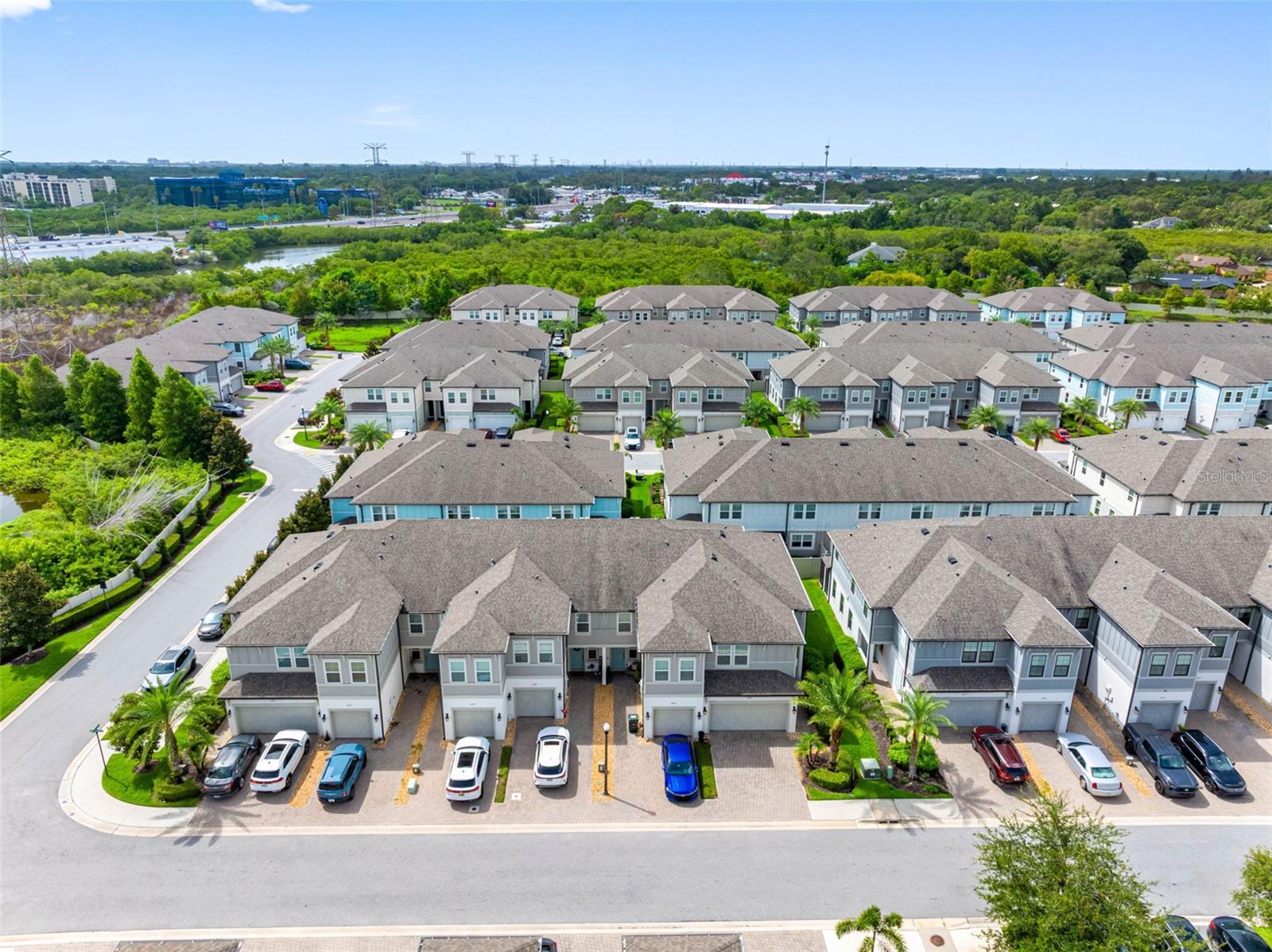 TOWNS AT BELLEAIR GROVE - Residential