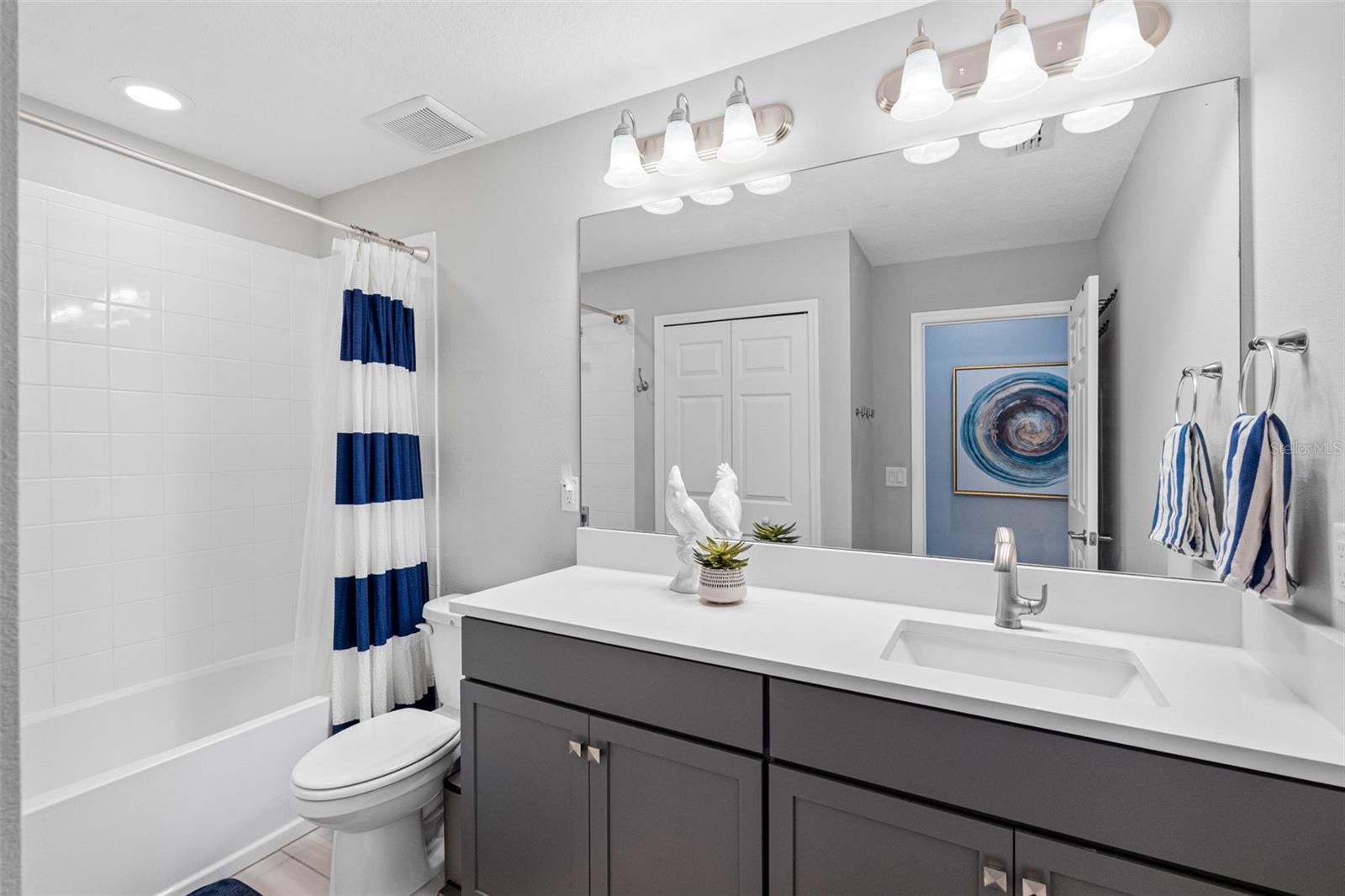 TOWNS AT BELLEAIR GROVE - Residential