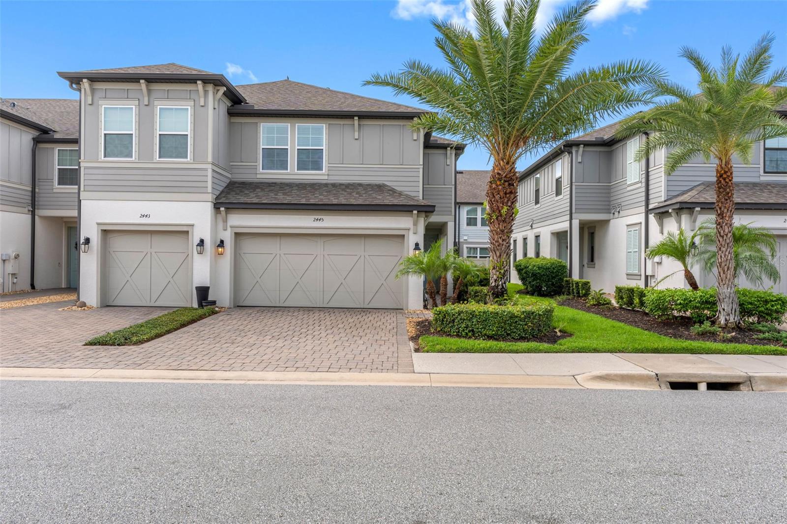 TOWNS AT BELLEAIR GROVE - Residential