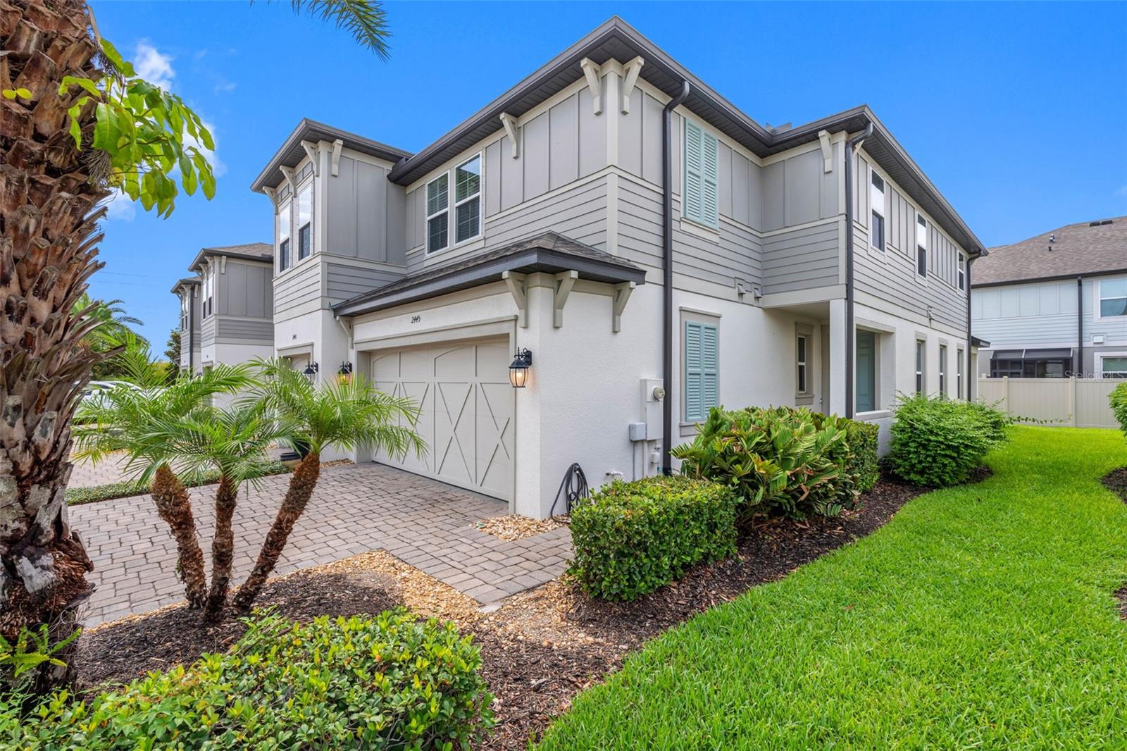TOWNS AT BELLEAIR GROVE - Residential