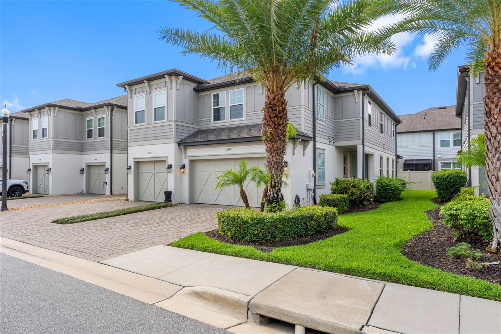TOWNS AT BELLEAIR GROVE - Residential